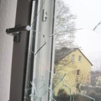Einbruch - eingeschlagene Fensterscheibe